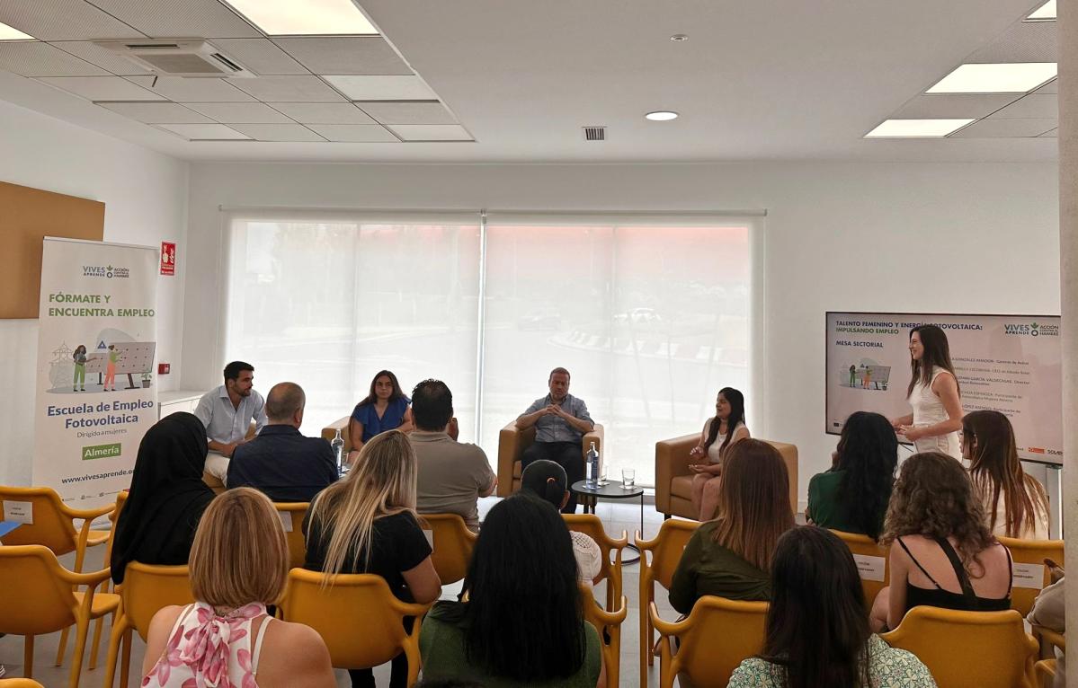Clausura de la Escuela de Empleo Fotovoltaica para Mujeres en Almería. Acción contra el Hambre