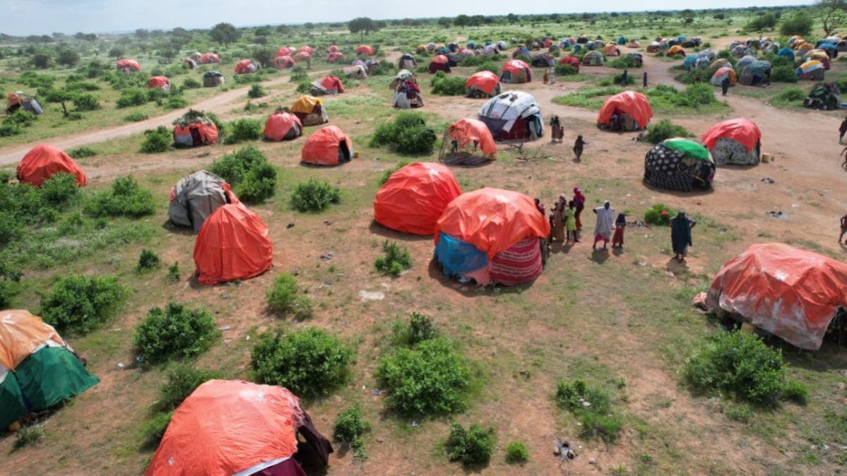 En Kenia, las personas desplazadas por las inundaciones se han visto obligadas a utilizar refugios temporales.